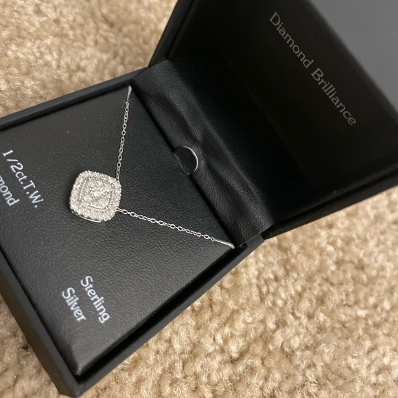Diamond Brilliance 1/2ct.T.W. Diamond silver Necklace - Picture 2 of 4